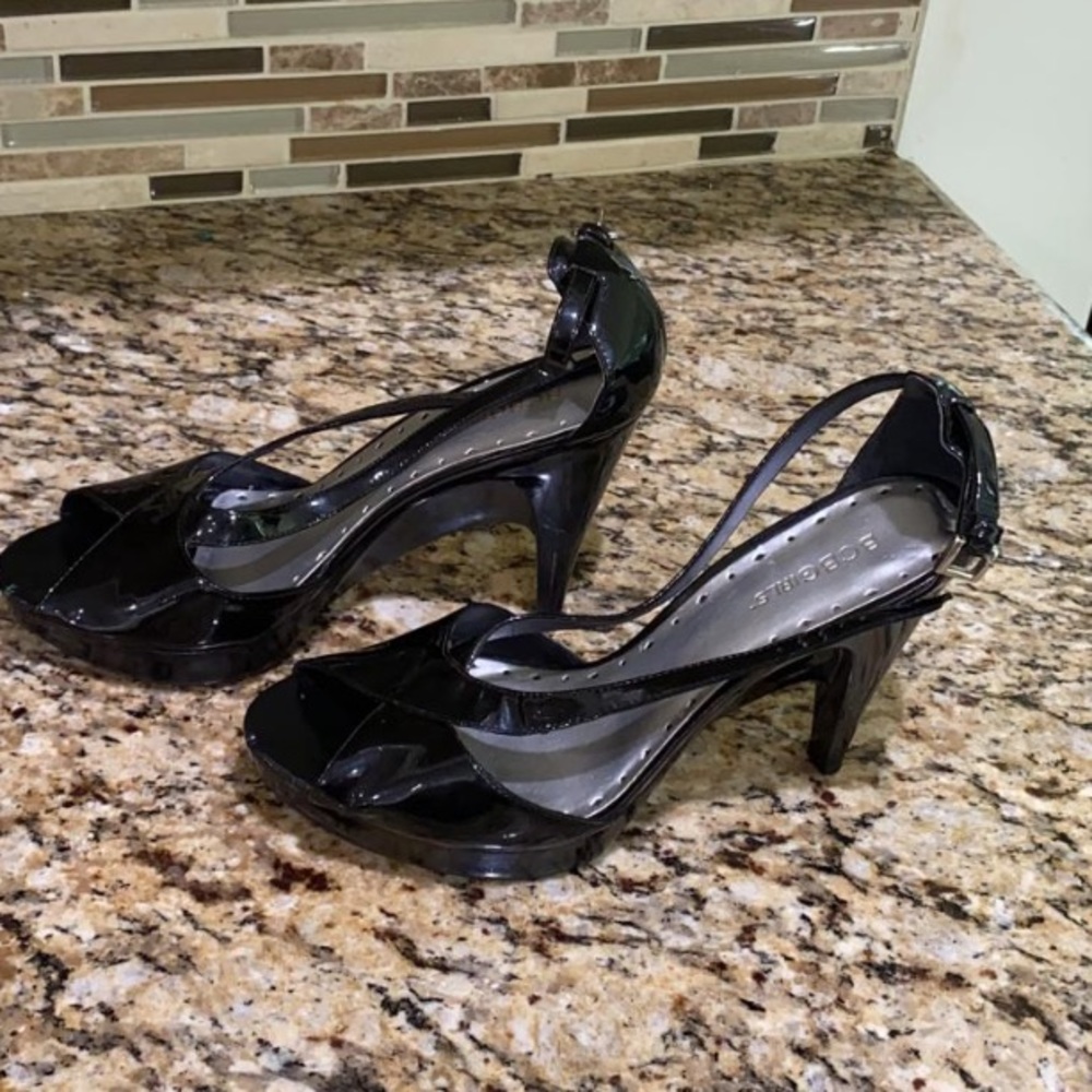BCBG strappy black patent ankle strap heels - Picture 2 of 8